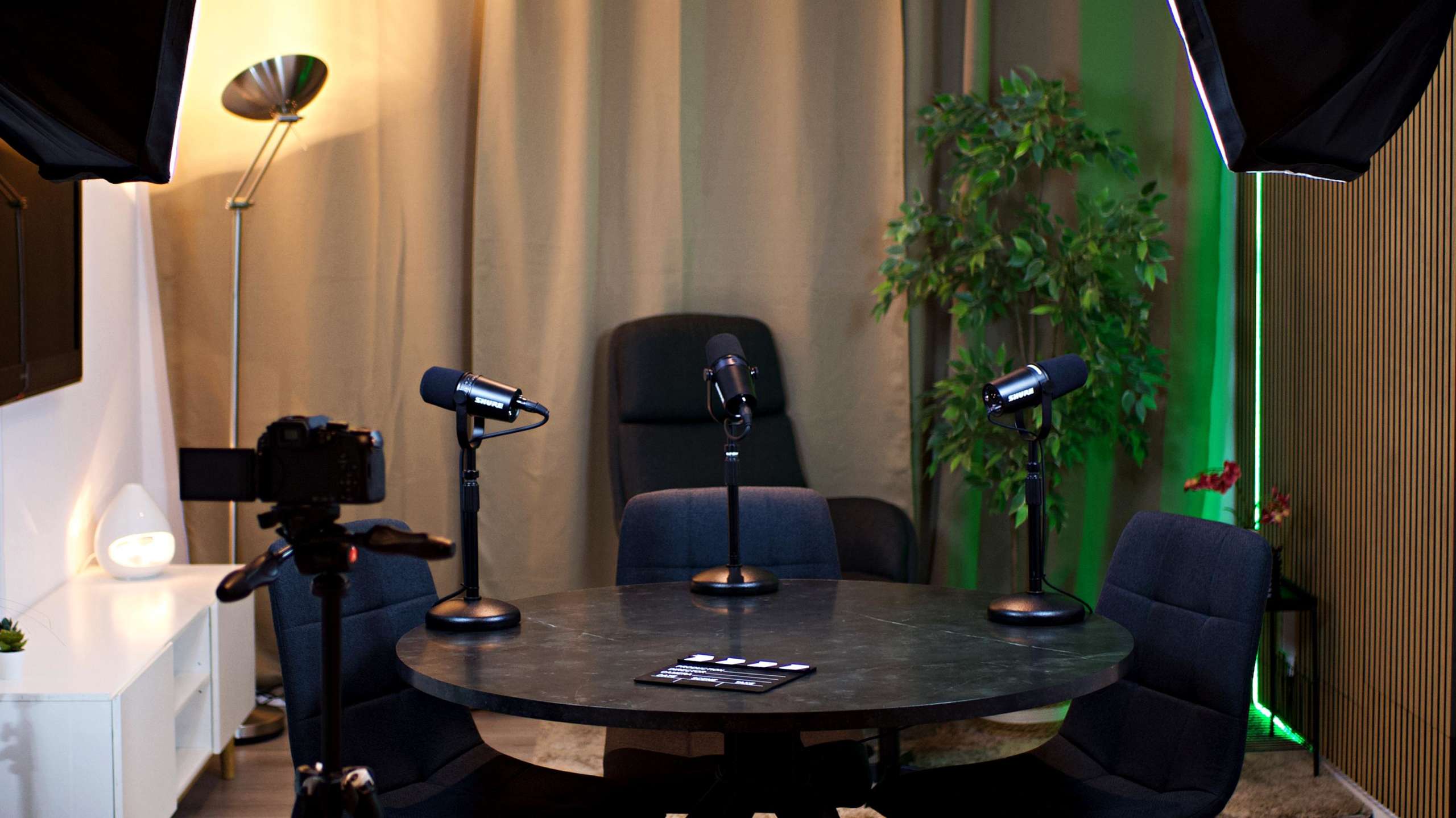 Le bureau AMdigital : espace de coworking et studio podcast